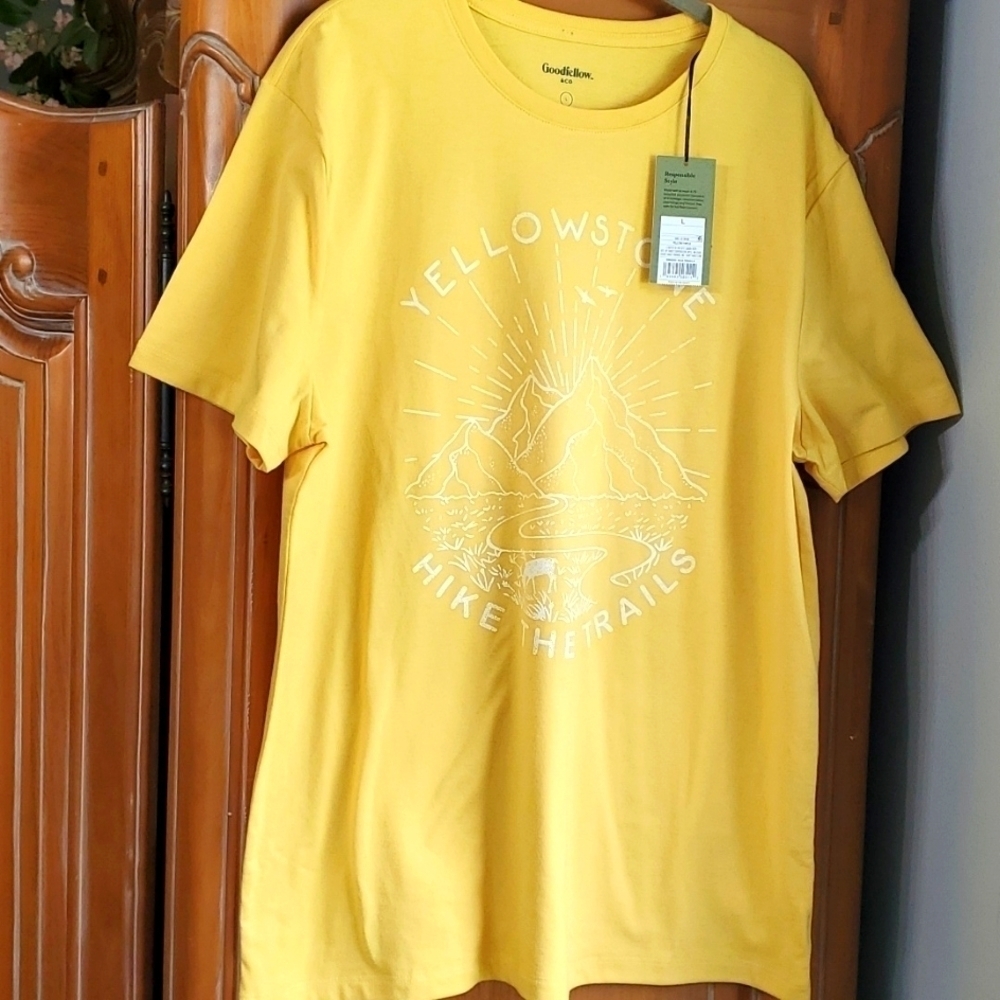 GOODFELLOW,‎ yellow Tee shirt. Size large.  YELLOWSTONE hikes the trails.